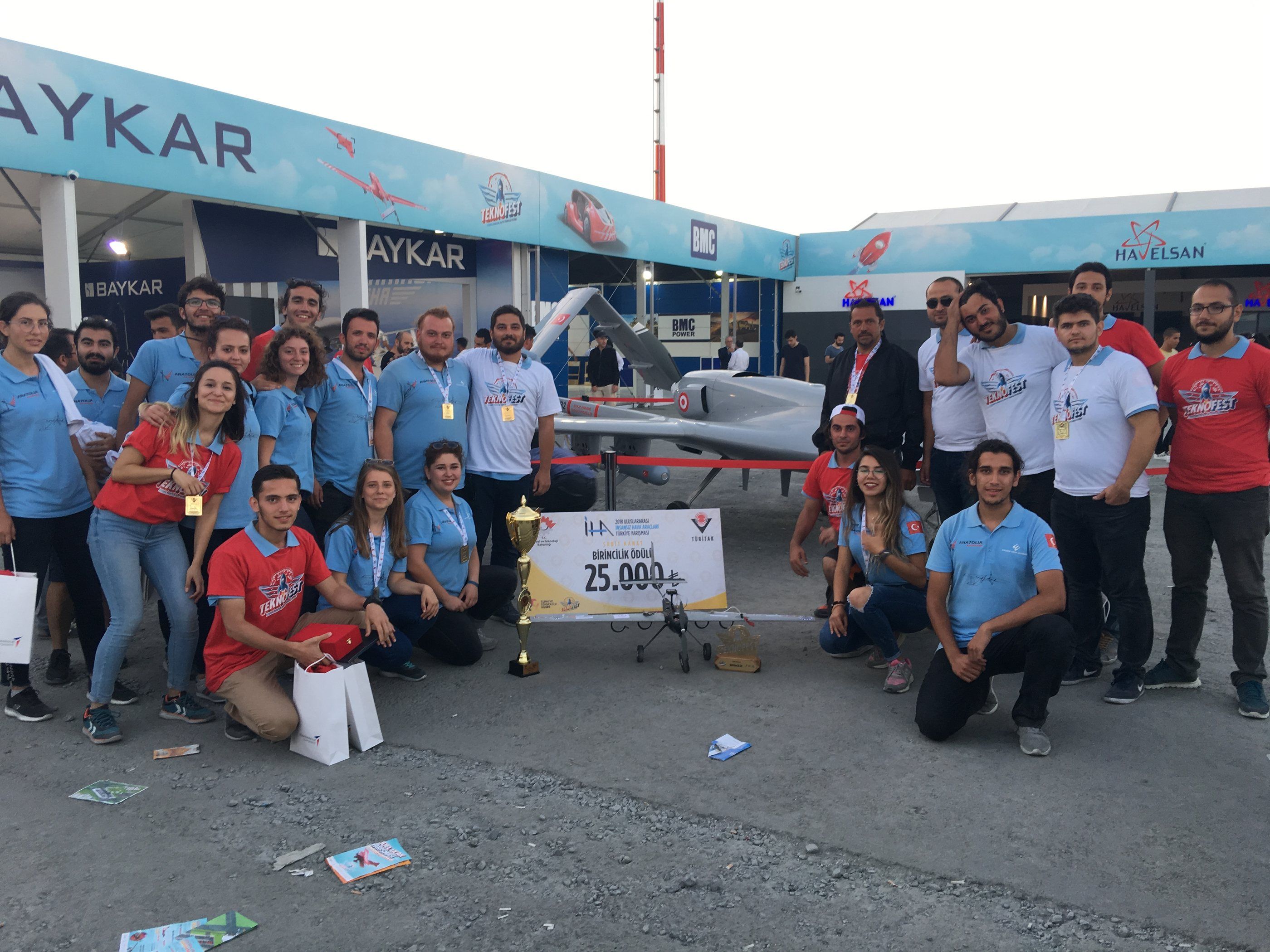 2018, TÜBİTAK Uluslararası İHA Yarışması, İstanbul: Takım sabit kanat kategorisinde birinci oldu.